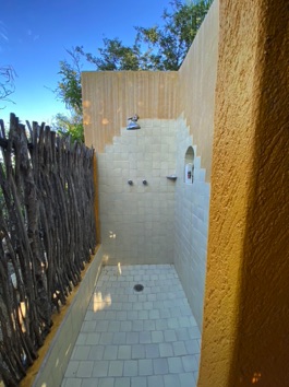 Middle Outdoor Shower